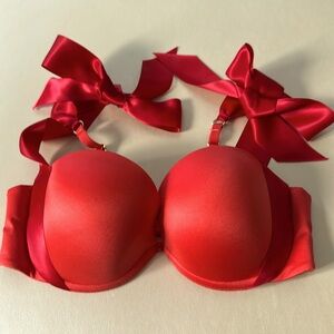 Victoria’s Secret push-up Bra 🎀🎀 straps New
